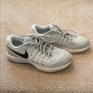 Nike Zoom Women’s Run Easy Sneakers